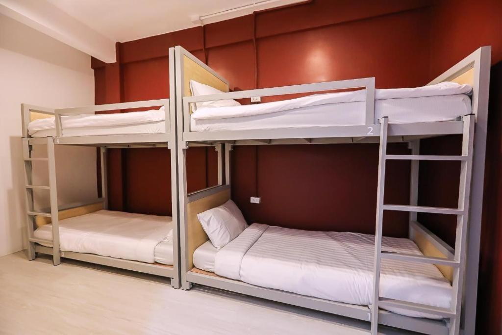 Local Time Bangkok Hostel&Cafe Bagian luar foto
