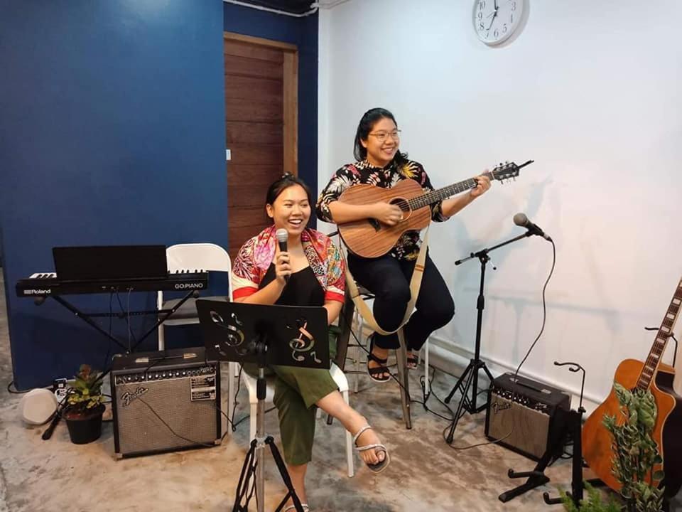 Local Time Bangkok Hostel&Cafe Bagian luar foto
